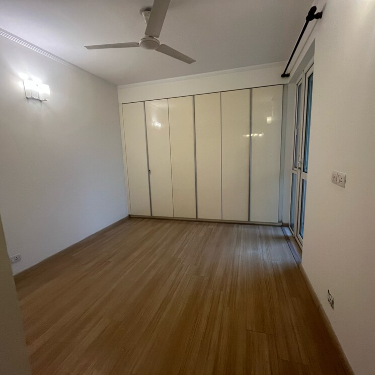 Bedroom, dlf-park-place 4 Bedroom 2721 Sq.Ft. Apartment In Dlf Phase V Gurgaon 8513540