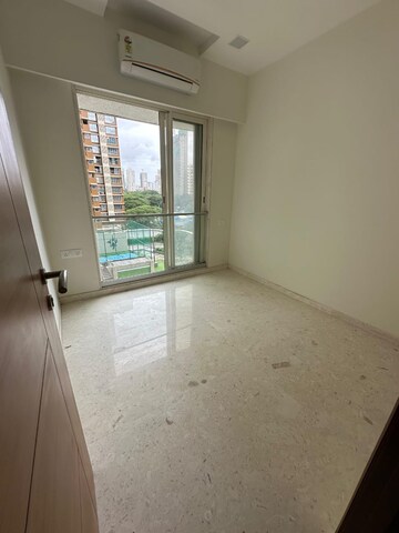 Room in 2 BHK Apartment at Sunteck City Avenue 1, Goregaon West – for Rent