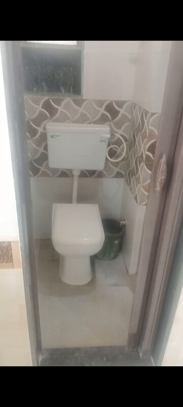 Attached Bathroom in 1 RK Apartment at Vishwakamal Apartment Lower Parel, Lower Parel – for Rent