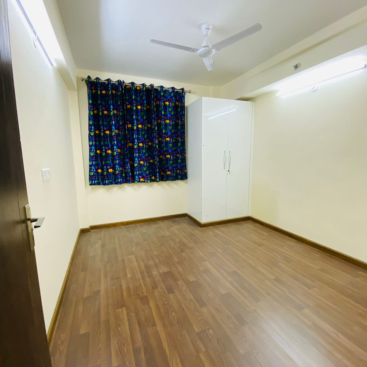4 BHK + Servant Room 3600 Sq.Ft. Penthouse in BPTP Mansions Park Prime
