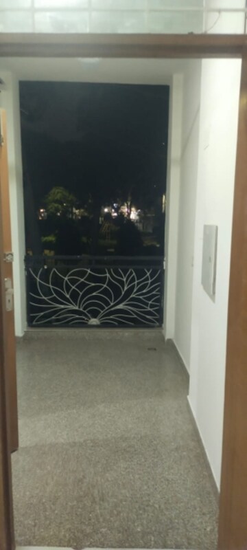 Room in 2 BHK Builder Floor at Malviya Nagar – for Rent
