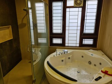 Bathroom in 5 BHK Villa at Salarpuria Sattva Kings Domain, Cv Raman Nagar – for Sale