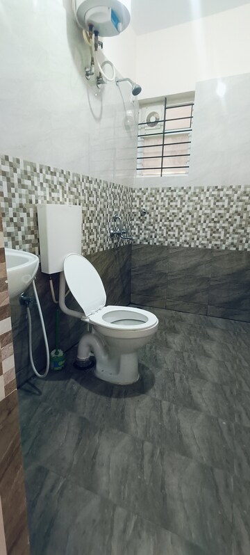 Attached Bathroom in 1 BHK Builder Floor at Hsr Layout – for Rent