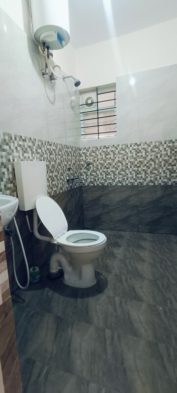 Attached Bathroom in 1 BHK Builder Floor at Hsr Layout – for Rent