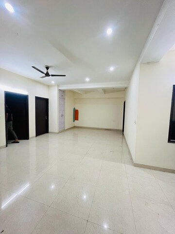 Living Room in 3 BHK Builder Floor at Sector 46 – for Rent