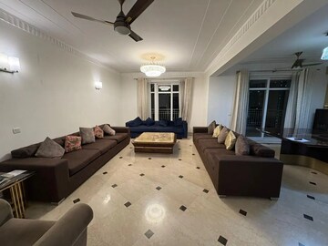 Bedroom in 4 BHK Apartment at Central Park Resorts, Sector 48 – for Rent
