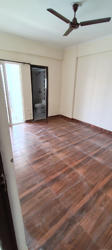 Room in 2 BHK Apartment at Futec Gateway, Sector 75 – for Rent