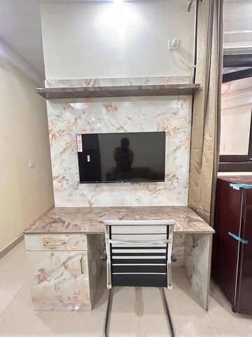  1 BHK Builder Floor at Sushant Vyapaar Kendra, Sector 43 – for Rent