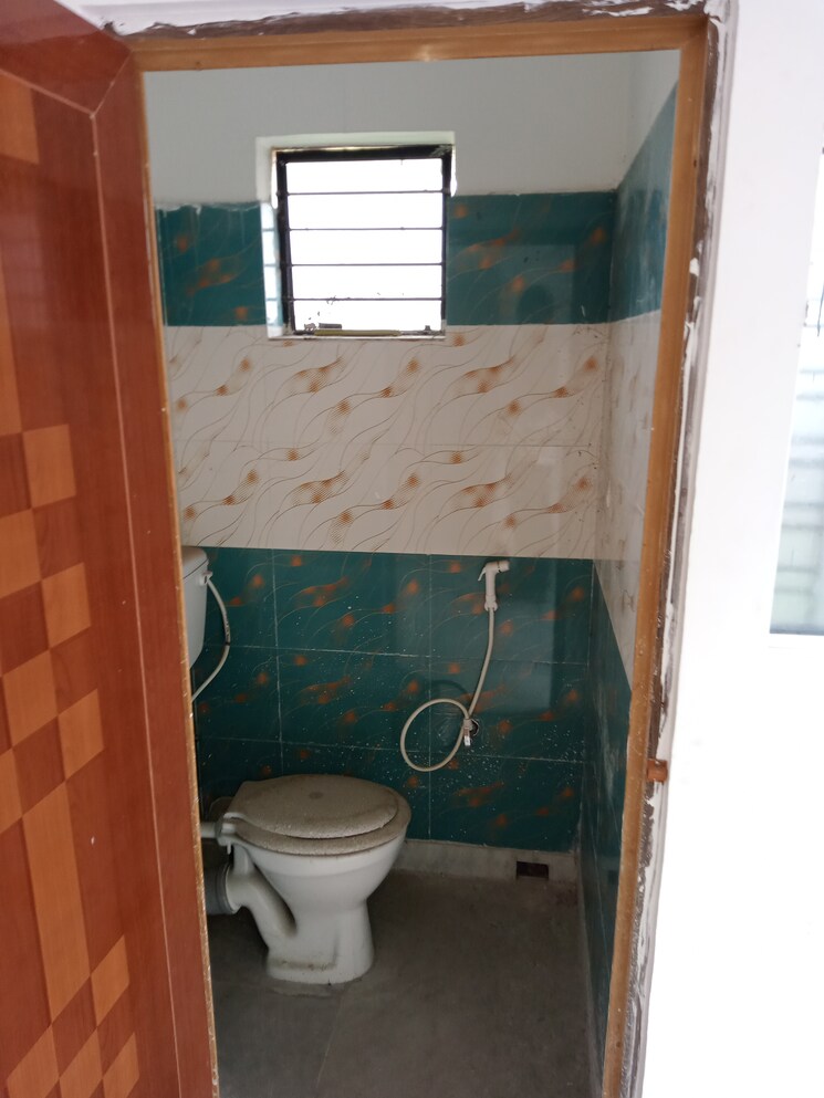 Bathroom, rabindra nagar 2 Bedroom 810 Sq.Ft. Apartment In Rabindra Nagar Kolkata 8513811