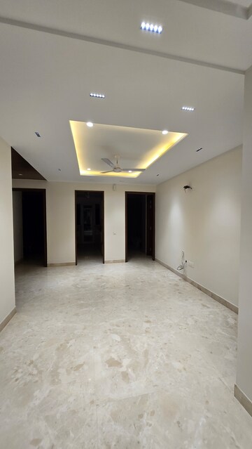 Building Lobby in 3 BHK Builder Floor at Sector 42 – for Rent