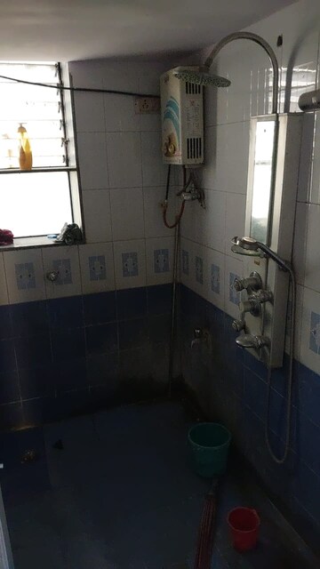 Attached Bathroom in 1.5 BHK Apartment at Oswal Park, Oswal Park – for Rent