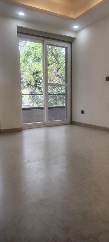 Room in 3 BHK Builder Floor at Ansal Sushant Lok I, Sector 43 – for Rent