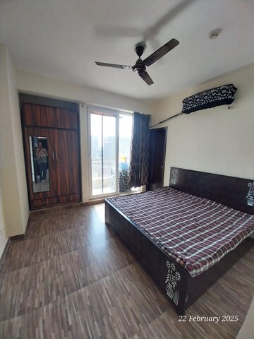 Room in 2 BHK Apartment at ACE Platinum, Zeta I Greater Noida – for Rent