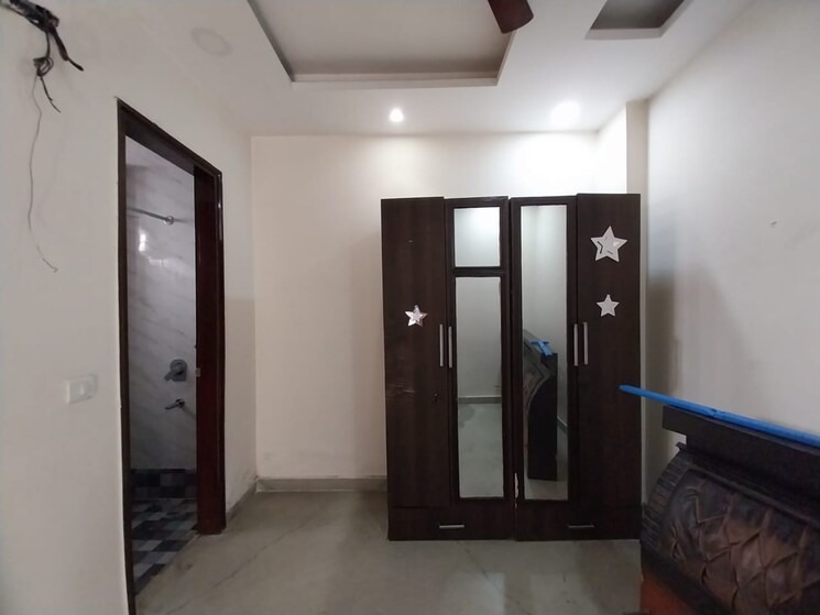 Room, sukhdham-apartments 3 Bedroom 1500 Sq.Ft. Builder Floor In Rohini Sector 7 Delhi 8513840