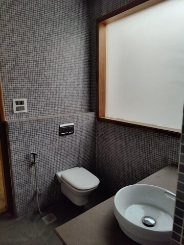Attached Bathroom in 4 BHK Builder Floor at Ansal Sushant Lok I, Sector 43 – for Rent