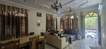 Living Room in 1.5 BHK Independent House at Sector 11 – for Rent