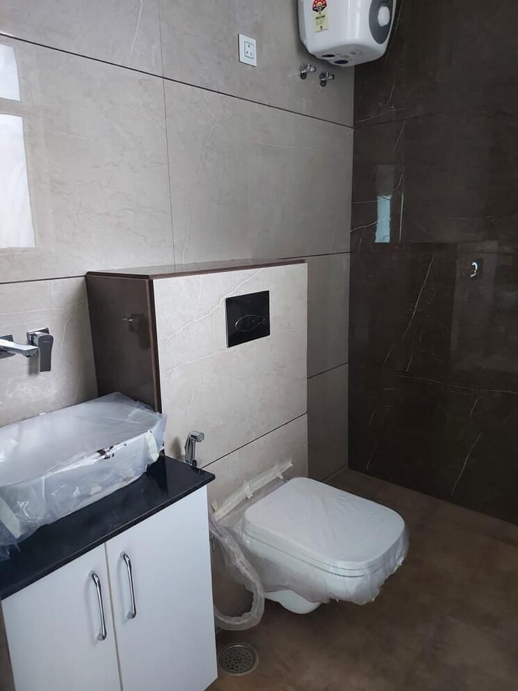 Bathroom, hermitage-centralis 3 Bedroom 1450 Sq.Ft. Apartment In Vip Road Zirakpur 8513862