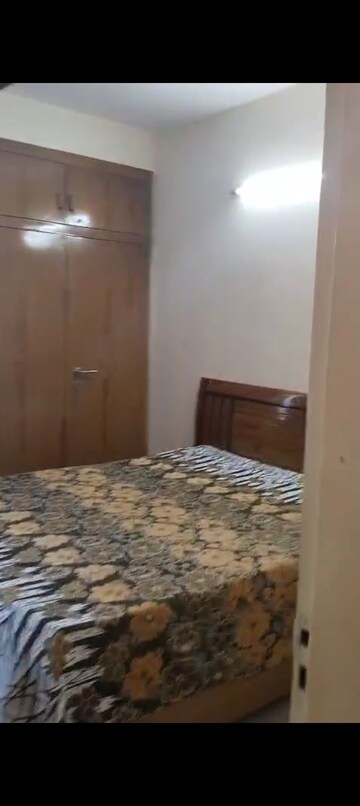 Room in 2 BHK Apartment at Eros Sampoornam, Sector 2 Greater Noida – for Rent