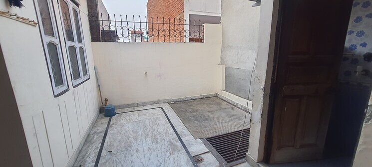 undefined, sector 8 2.5 Bedroom 160 Sq.Yd. Independent House In Sector 8 Faridabad 8513882