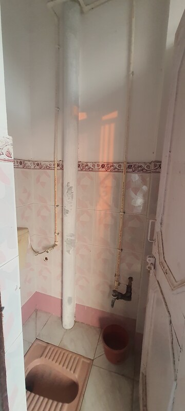 Attached Bathroom in 2.5 BHK Independent House at Sector 8 – for Rent
