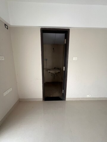 Room in 3 BHK Apartment at Kailash Manas Apartments, Mohammadwadi – for Rent