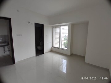 Room in 3 BHK Apartment at Dahanukar Apartments, Kothrud – for Rent