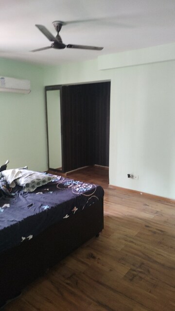 Room in 3 BHK Apartment at Logix Blossom County, Sector 137 – for Rent