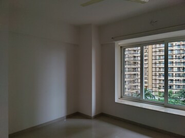 Room in 2 BHK Apartment at Dosti Group Imperia, Manpada – for Rent