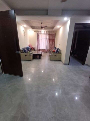 Living Room in 3.5 BHK Builder Floor at Sector 46 – for Rent