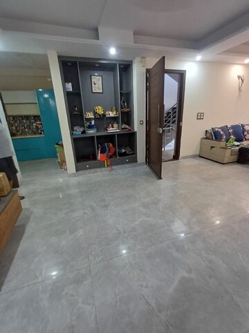 Living Room in 3.5 BHK Builder Floor at Sector 46 – for Rent