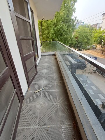 Balcony in 3.5 BHK Builder Floor at Sector 46 – for Rent