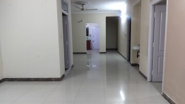 Room in 3 BHK Apartment at Banjara Hills – for Rent