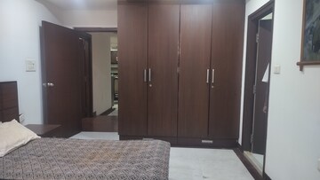 Room in 3 BHK Apartment at Banjara Hills – for Rent