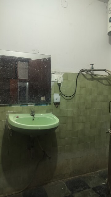 Attached Bathroom in 2 BHK Apartment at Banjara Hills – for Rent