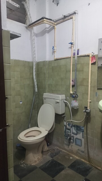 Attached Bathroom in 2 BHK Apartment at Banjara Hills – for Rent