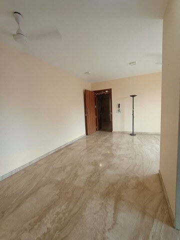 Room in 2 BHK Apartment at Rite Skyluxe, Chembur – for Rent