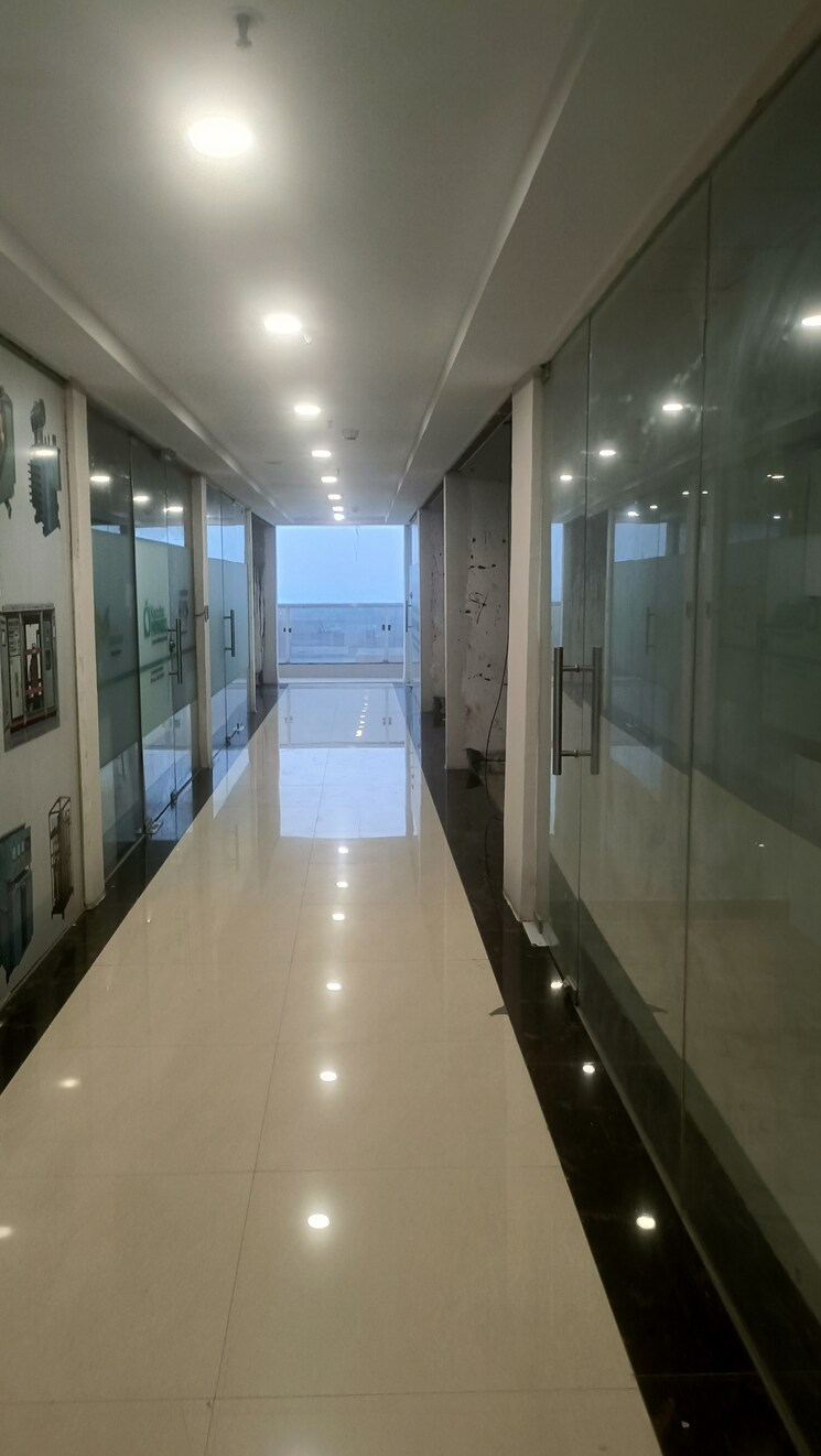 Team Area, spectrum-metro Commercial Office Space 450 Sq.Ft. In Sector 75 Noida 8514005