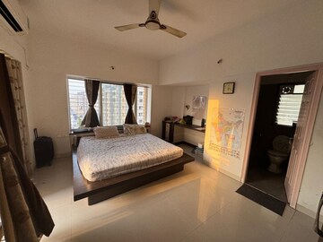 Room in 2 BHK Apartment at Mirchandani Palms, Rahatani – for Rent