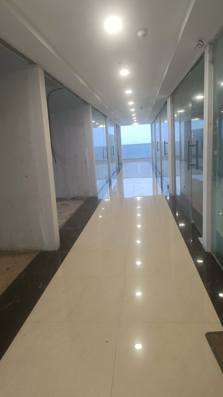 Team Area, spectrum-metro Commercial Office Space 480 Sq.Ft. In Sector 75 Noida 8514029