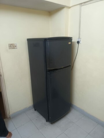 Room in 2 BHK Apartment at Golders Green CHS, Borivali West – for Rent