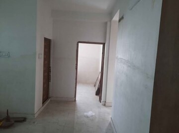  2 BHK Apartment at Single Tower, Kasba – for Rent