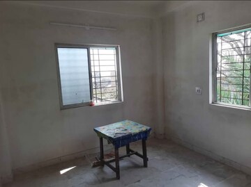 Room in 2 BHK Apartment at Single Tower, Kasba – for Rent