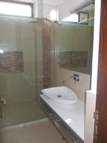 Attached Bathroom in 3 BHK Apartment at Jor Bagh – for Rent