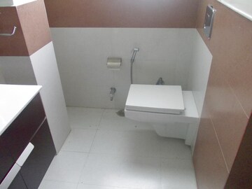 Attached Bathroom in 3 BHK Apartment at Jor Bagh – for Rent