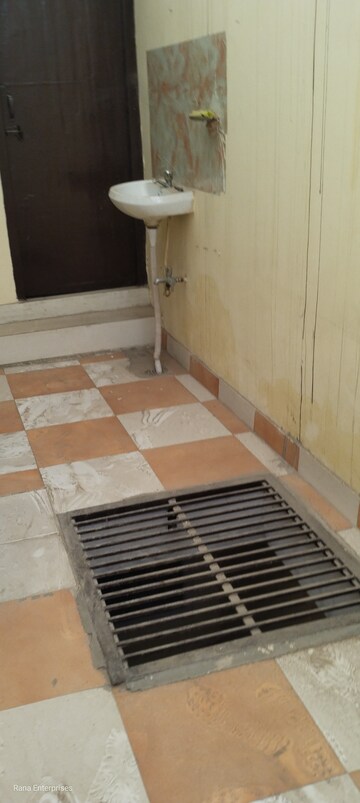 Living Room in 2 BHK Builder Floor at Ansal Plaza Sector-23, Sector 23 – for Rent