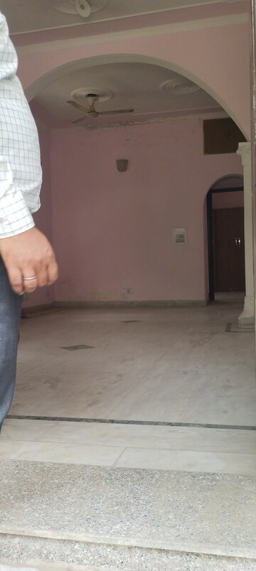 Living Room in 2 BHK Builder Floor at Ansal Plaza Sector-23, Sector 23 – for Rent