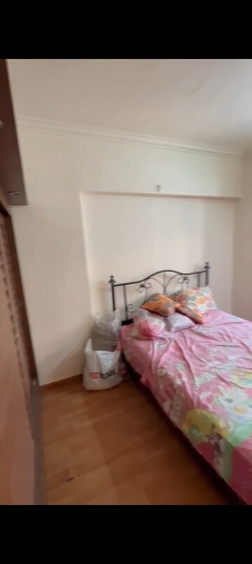 Room in 2 BHK Apartment at Dheeraj Gaurav Heights, Jogeshwari West – for Rent