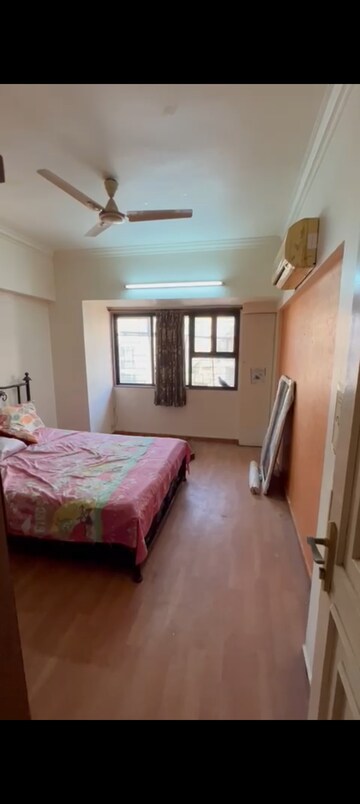 Room in 2 BHK Apartment at Dheeraj Gaurav Heights, Jogeshwari West – for Rent
