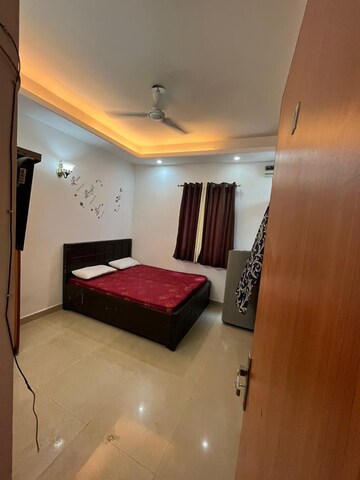 Room in 1 RK Builder Floor at Sushant Vyapaar Kendra, Sector 43 – for Rent