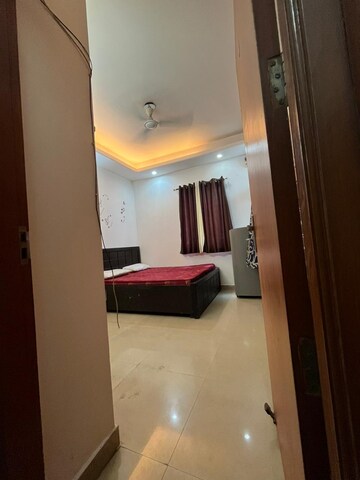 Room in 1 RK Builder Floor at Sushant Vyapaar Kendra, Sector 43 – for Rent